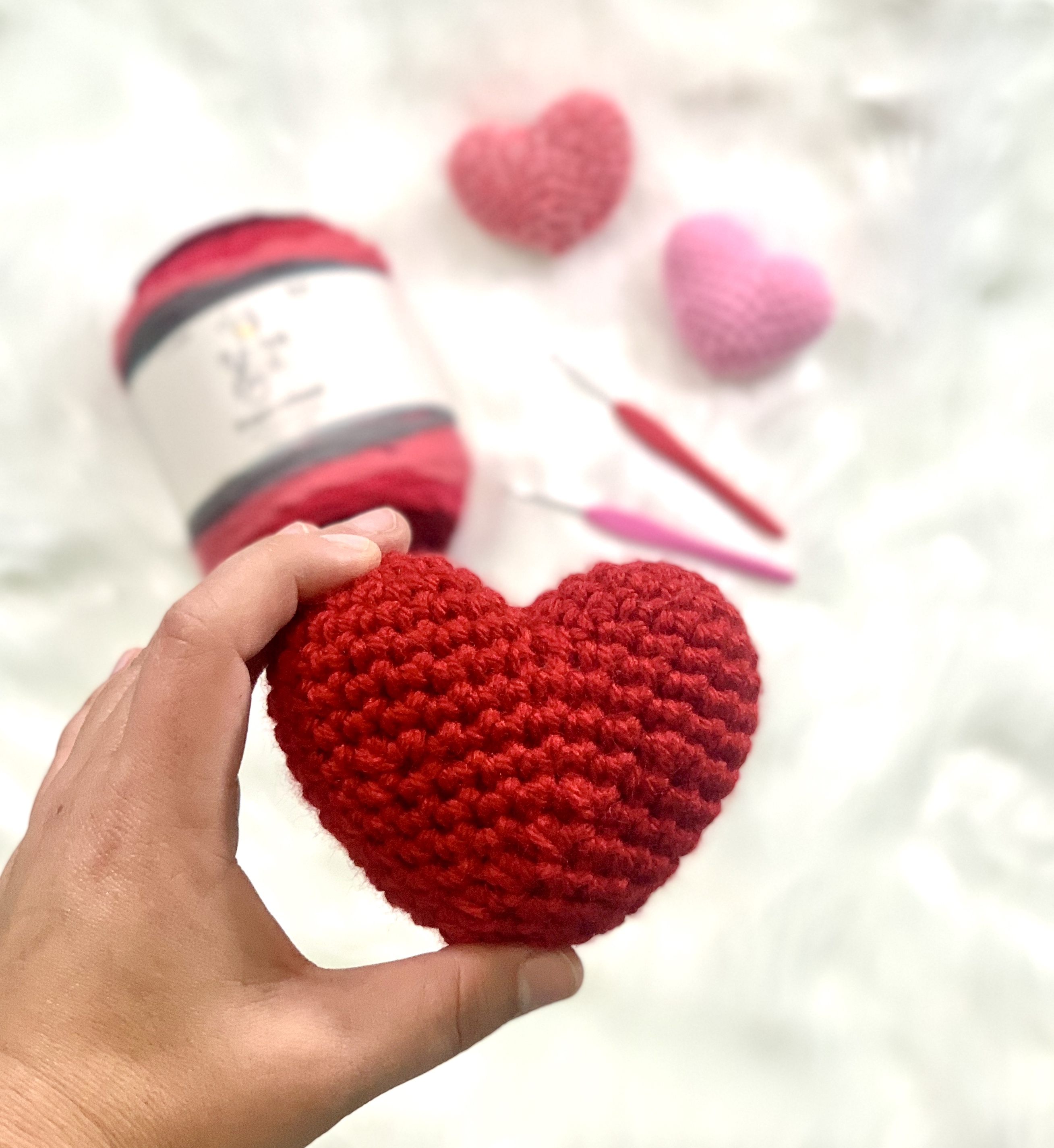 easy-amigurumi-heart-free-crochet-pattern-okiegirlbling-n-things